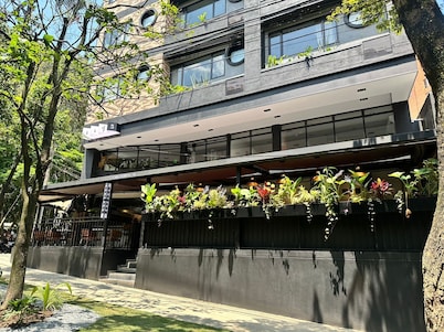 LINVING 35 8TH FLOOR VIP