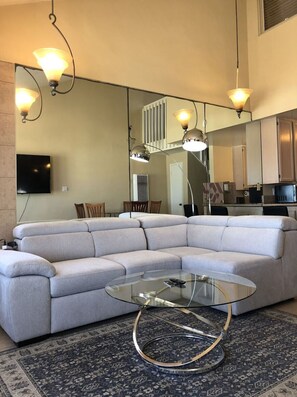 Smart TV - Ocean Front Above Beach!-3Br/2Ba/7Bed/Multilevel/AC (San Diego)