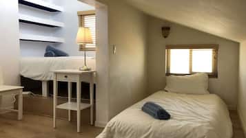 3 soverom, strykejern/-brett, wi-fi (inkludert) og sengetøy