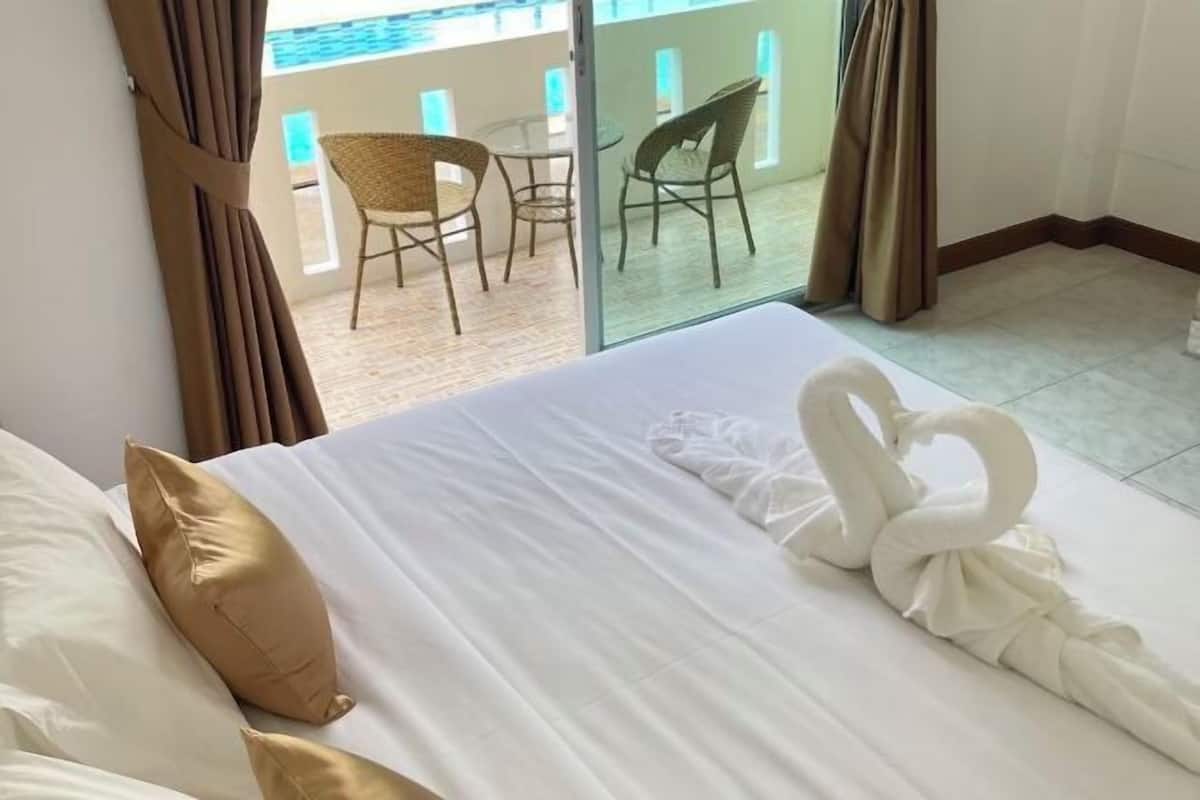 In-room safe, blackout drapes, free WiFi, bed sheets