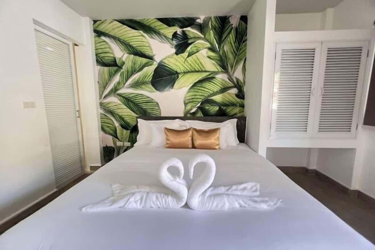 In-room safe, blackout drapes, free WiFi, bed sheets