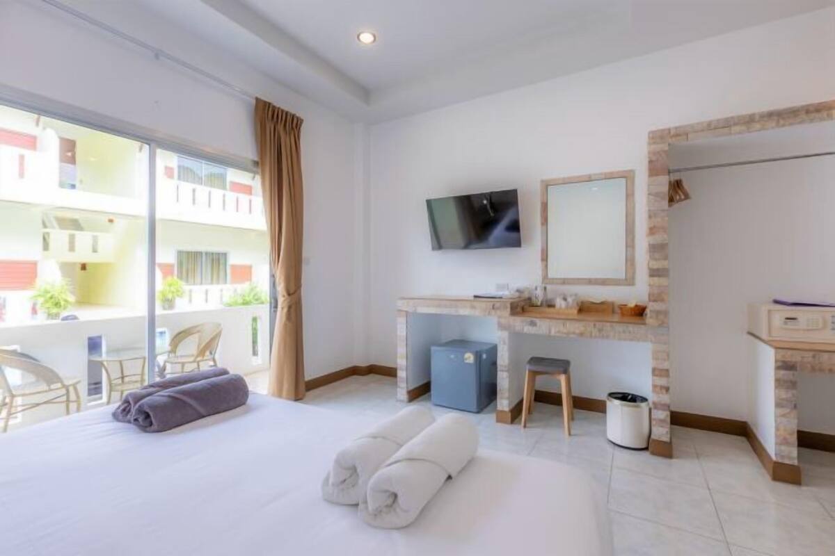 In-room safe, desk, laptop workspace, blackout curtains