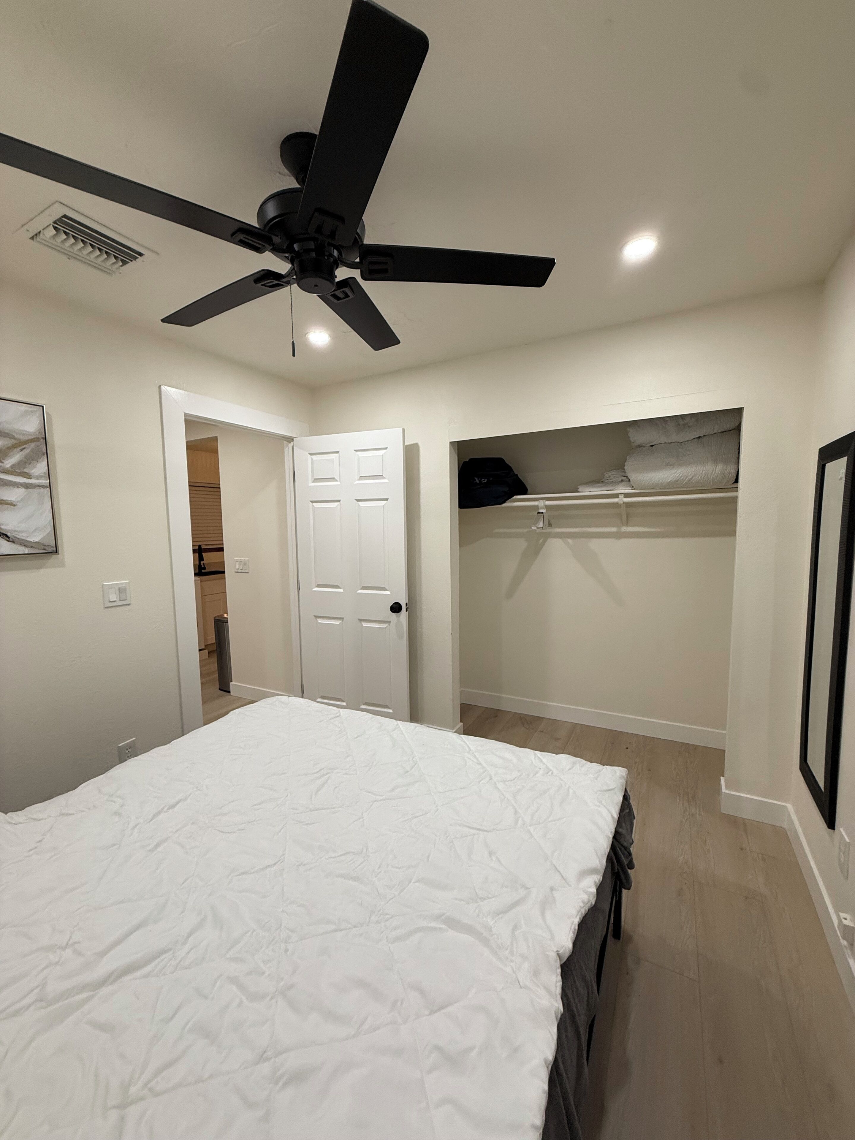 1 bedroom, desk, iron/ironing board, free WiFi