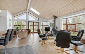 Téléviseur connecté, foyer, lecteur de DVD