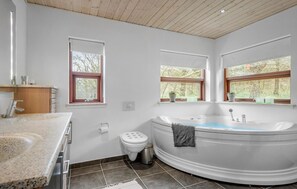 Shower - 3 bedroom cozy home in Silkeborg (Silkeborg)