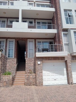 Apartamento, 2 habitaciones, balcón, vistas a la ciudad | Balcón