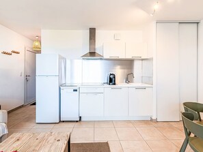 Microwave, dishwasher