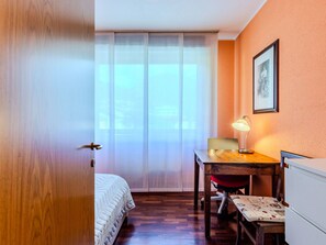 2 Schlafzimmer, Bügeleisen/Bügelbrett, kostenloses WLAN