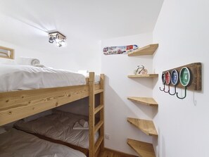 3 bedrooms, free WiFi, bed sheets - Cardena- appartement- 8pers- proche centre (Les Gets)