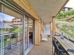 Outdoor dining - Cardena- appartement- 8pers- proche centre (Les Gets)