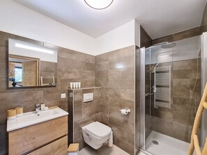 Shower, towels - Cardena- appartement- 8pers- proche centre (Les Gets)