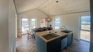 Kaffetrakter/tekoker, kjøleskap, mikrobølgeovn og ovn