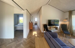 3 bedrooms, travel crib, free WiFi