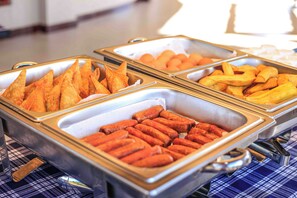 Free daily English breakfast 