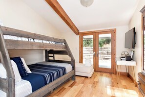 3 quartos, ferros/tábuas de passar roupa, Wi-Fi, roupa de cama