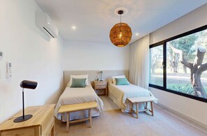 4 quartos, Wi-Fi de cortesia, roupa de cama