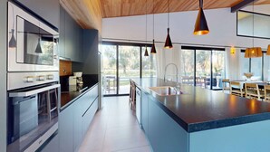 Coffee/tea maker, fridge, microwave, oven - Exclusive design and unique spaces Polo Country (Pilar)