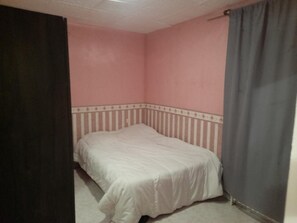 1 間睡房、熨斗/熨衫板、Wi-Fi、床單