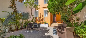 Whole Home with Lush Patio in Heart of OSJ