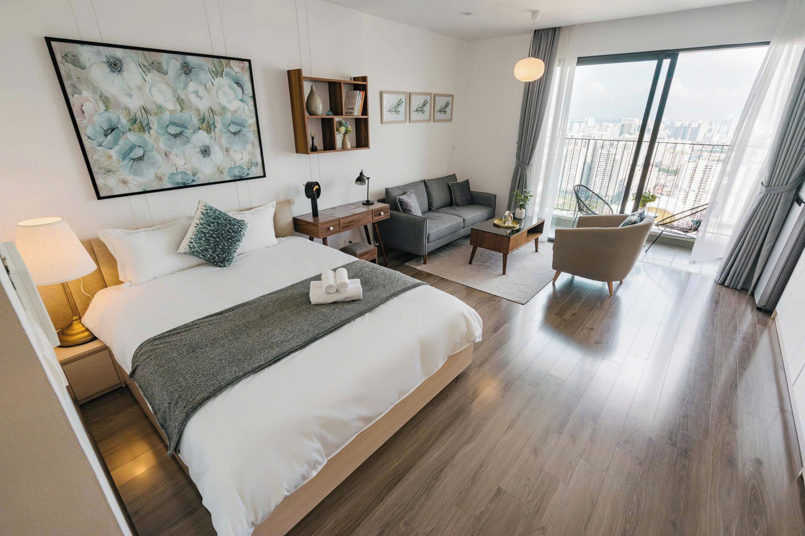 Studio Suite Tiêu chuẩn | Nệm có lớp đệm bông, bàn, màn/rèm cản sáng, phòng cách âm 