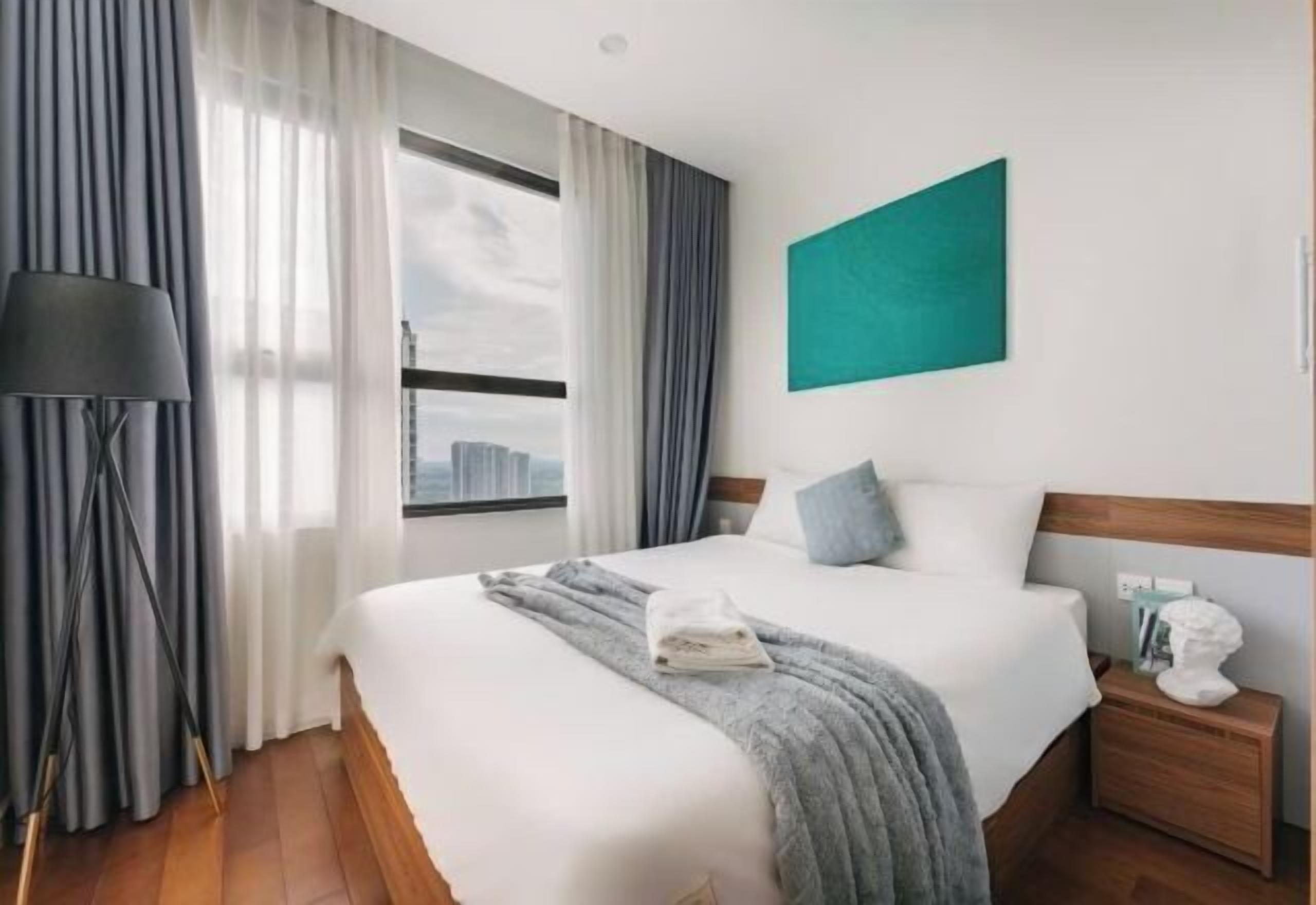 Pillowtop beds, desk, blackout drapes, soundproofing