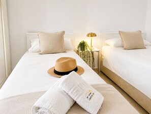1 habitación, tabla de planchar con plancha, wifi gratis y ropa de cama 