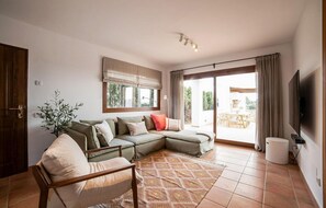TV - Stunning home in Llucmajor with private swimming pool, can be inside or outside (Llucmajor)