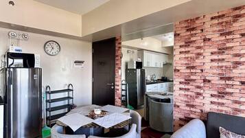 Departamento Confort, vista parcial al océano | Servicio a la habitación