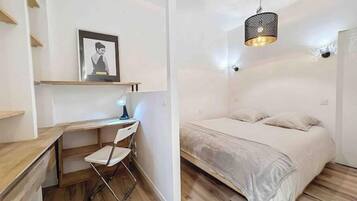 1 chambre, fer et planche Ă repasser, Wi-Fi, draps fournis