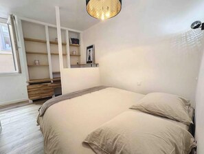 1 chambre, fer et planche à repasser, Wi-Fi, draps fournis