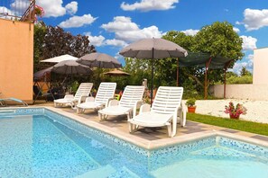 Pool - Charming coastal gateway (Fažana)