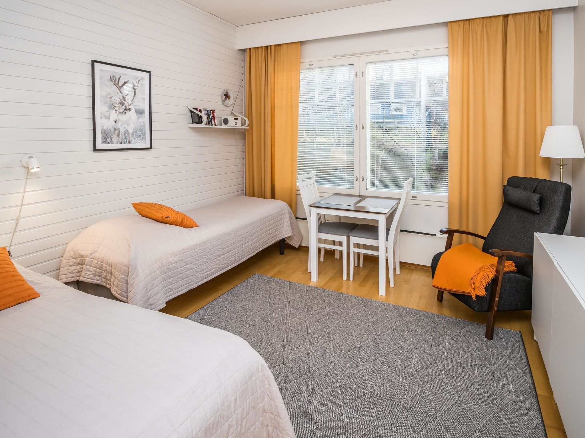 1 chambre, fer et planche à repasser, accès Internet