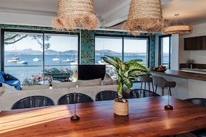Comfort Villa, Non Smoking, Sea View | Living area | 50-inch flat-screen TV with satellite channels, TV - Villa Front de Mer - Presqu'île de Giens (Hyères)