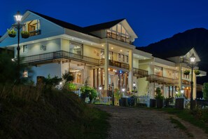 Front of property - Golden Meadows Hotels & Resorts (Gund)