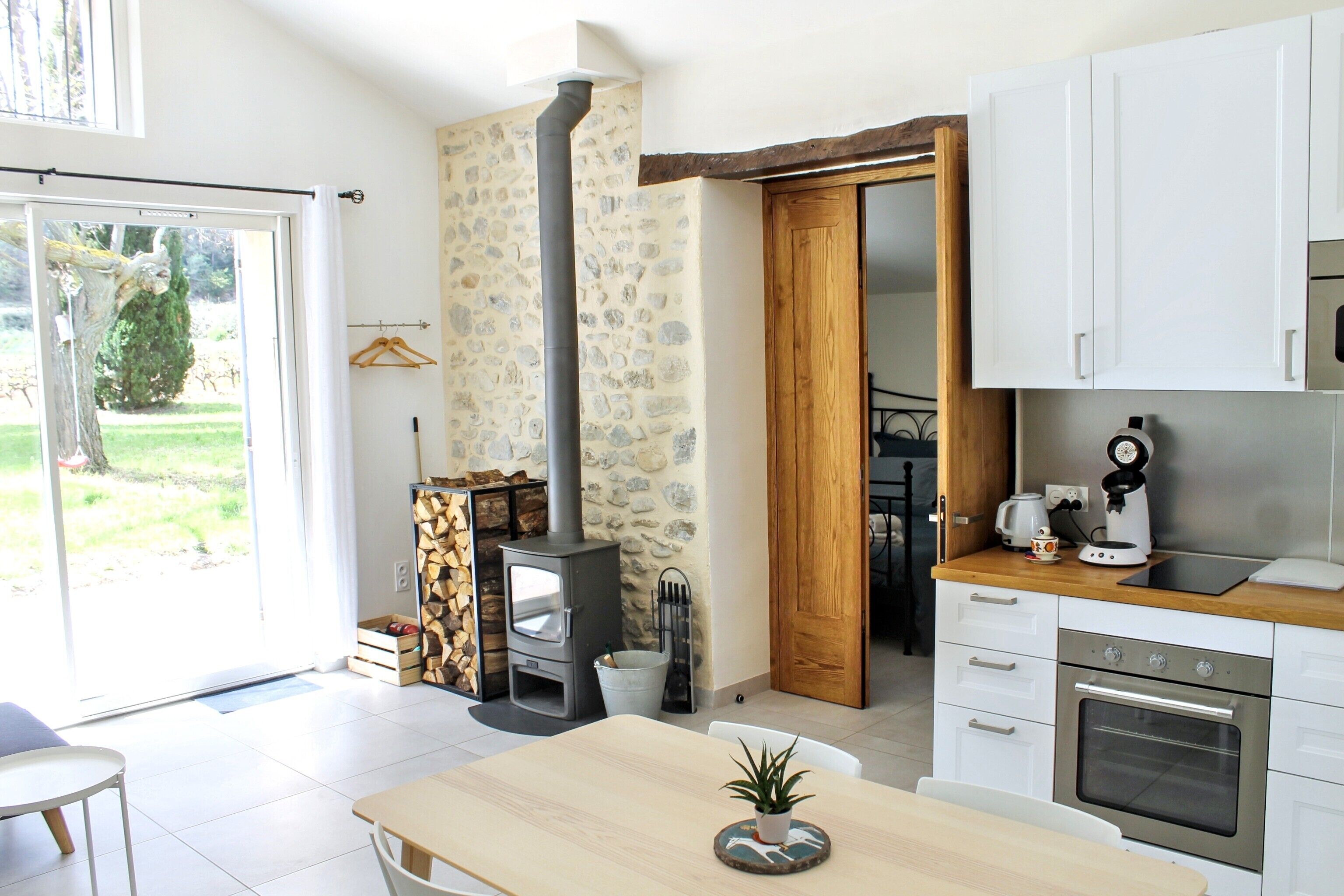 冰箱、微波炉、烤箱、炉灶