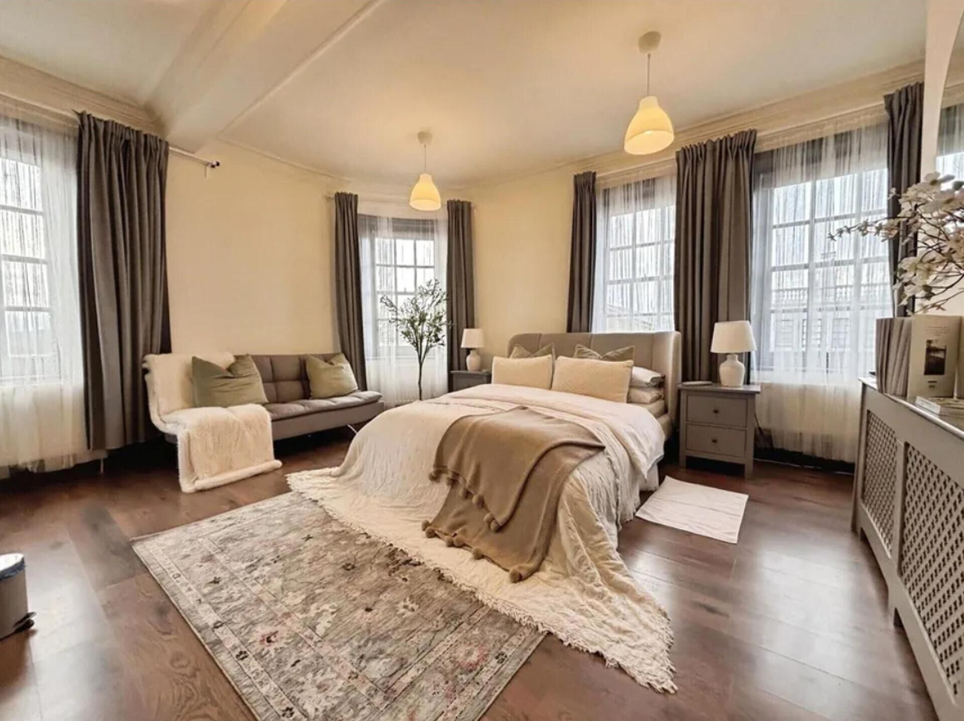 3 bedrooms, iron/ironing board, free WiFi, bed sheets