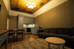 Lägenhet Premium - 2 sovrum | Eget kök | Stort kylskåp, ugn, spishäll och diskmaskin