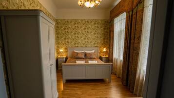 Iron/ironing board, free WiFi