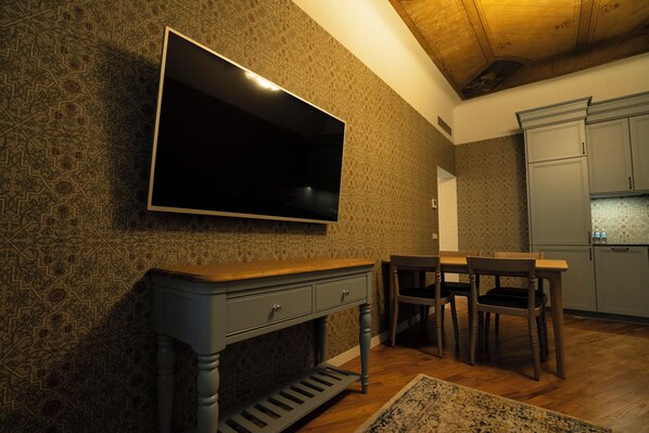 Premium Apartment, 2 Bedrooms | Living area