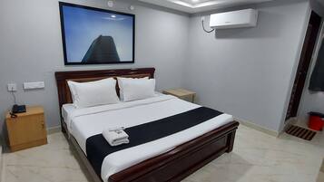 Egyptian cotton sheets, premium bedding, Select Comfort beds, free WiFi