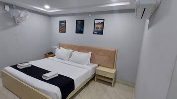 Classic Double Room | Egyptian cotton sheets, premium bedding, Select Comfort beds, free WiFi