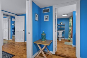 Interior - 3BD TINY HOME+Pets OK+W/D+Extended Stay Discounts (Rockport)