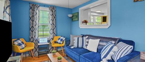 Smart TV, books, offices