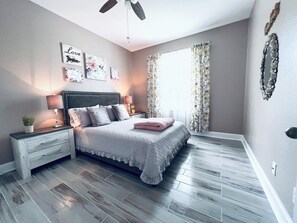 4 bedrooms, desk, iron/ironing board, WiFi