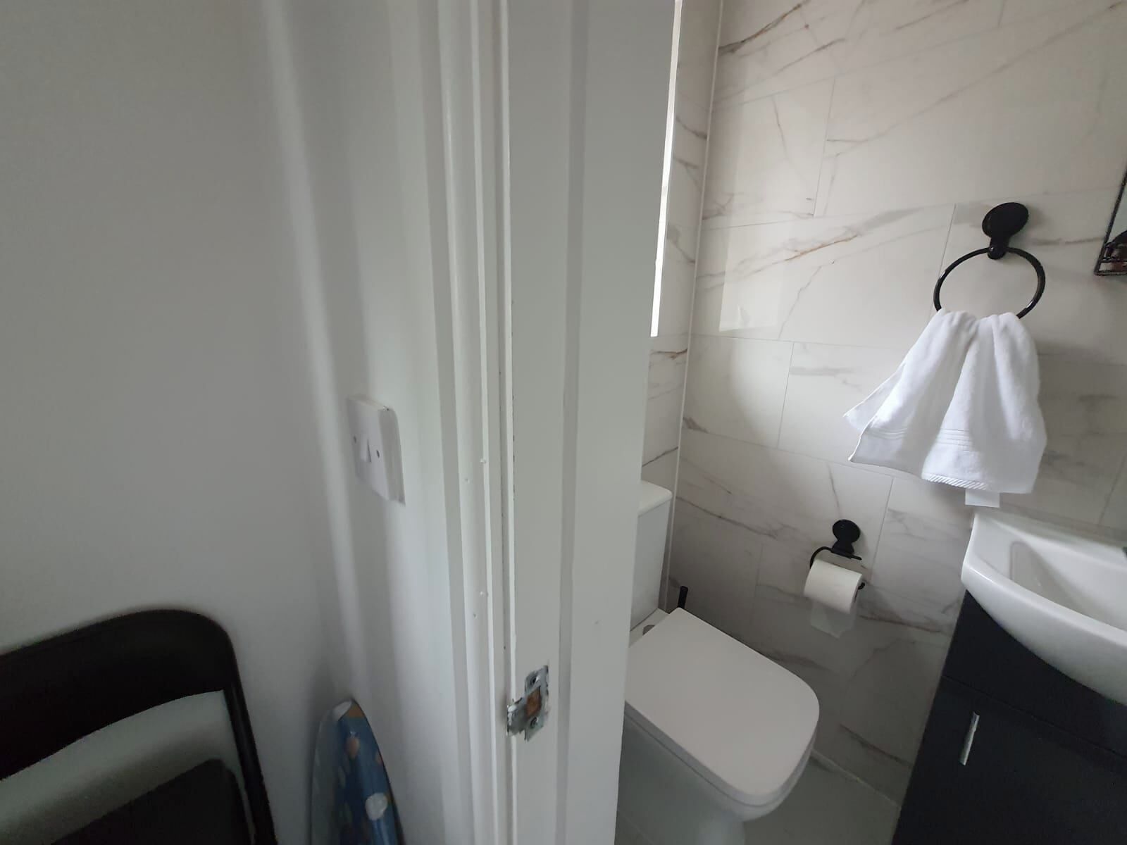 House | Bathroom | Shower, free toiletries, hair dryer, towels