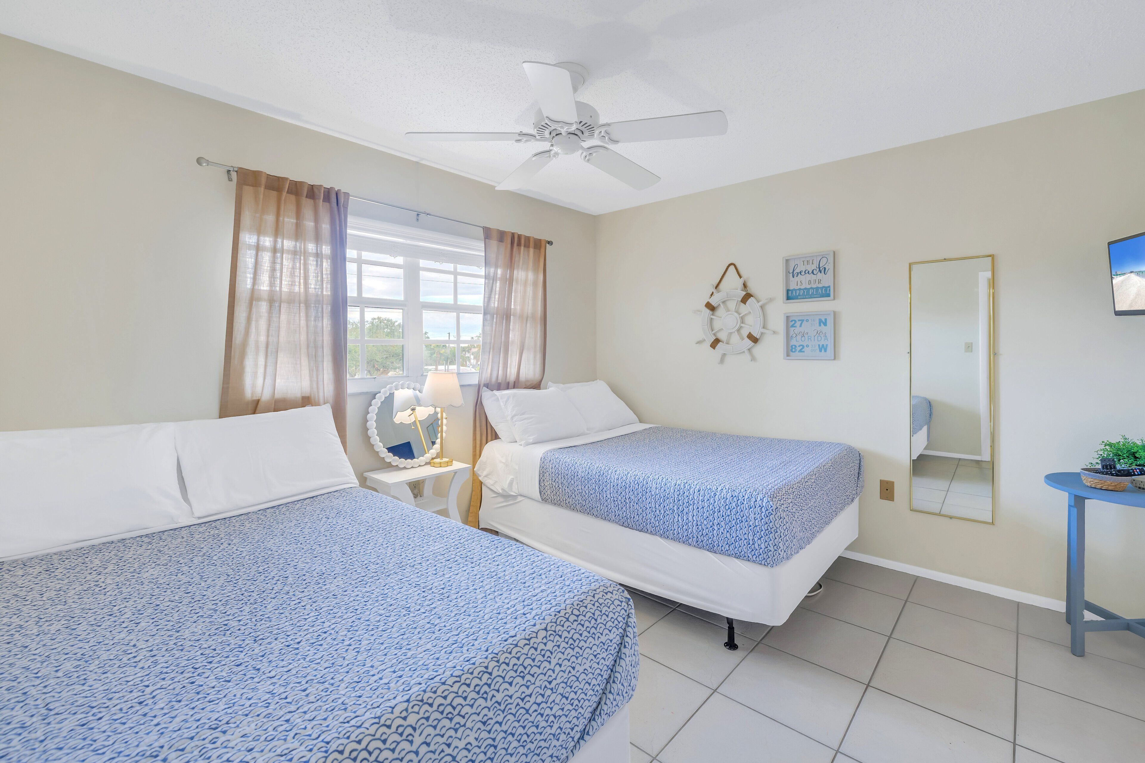 Gertrude's Siesta | Bayside Unit, Balcony, Private-beach, Heated Pools, Pickle, Hot-tub, Tennis! - Siesta Key, FL