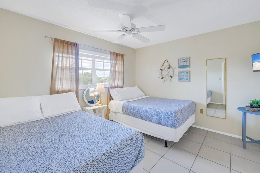 Gertrude's Siesta | Bayside Unit, Balcony, Private-beach, Heated Pools, Pickle, Hot-tub, Tennis! - Siesta Key, FL