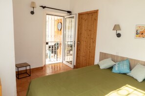 3 habitaciones, caja de seguridad en la habitación y escritorio 
