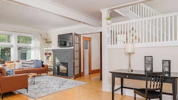 TV, fireplace, offices