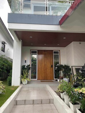 Exterior detail - This property their has fully air-conditioning,and their is four seater jacuzzi  (Quezon City)